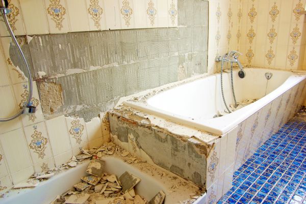 Bathtub Demolition in Arlington Heights